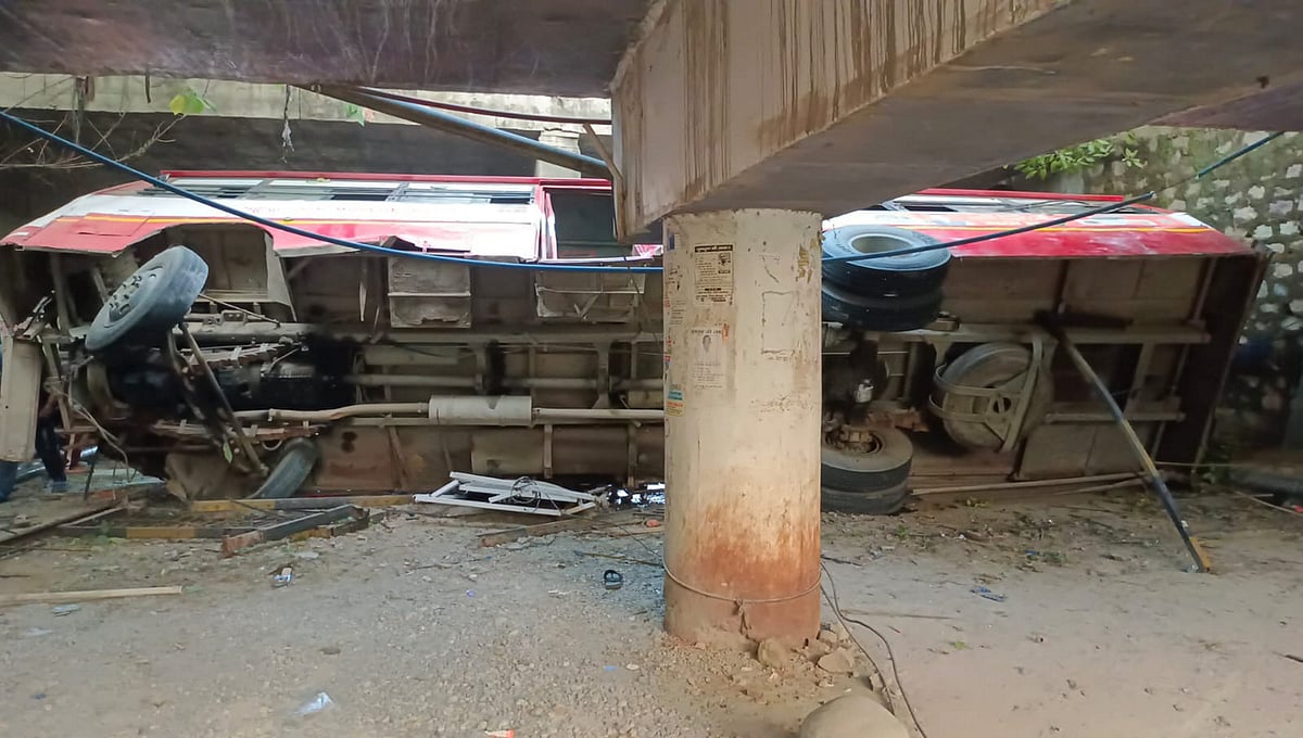 PTI : Bus Falls Off Bridge In Haridwar |